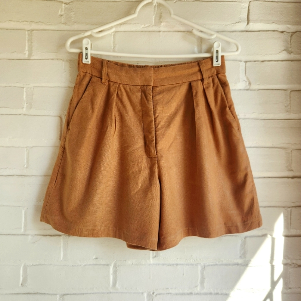 Abercrombie & Fitch High Waist Shorts in Tan